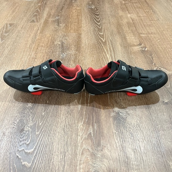 Peloton Cycling Shoes EU size 40 Women’s size 9; Mens size 7 - Box Included - Picture 6 of 9